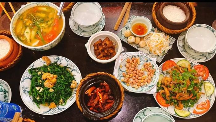 Cơm Niêu 3 Cá Bống - Hình ảnh 1