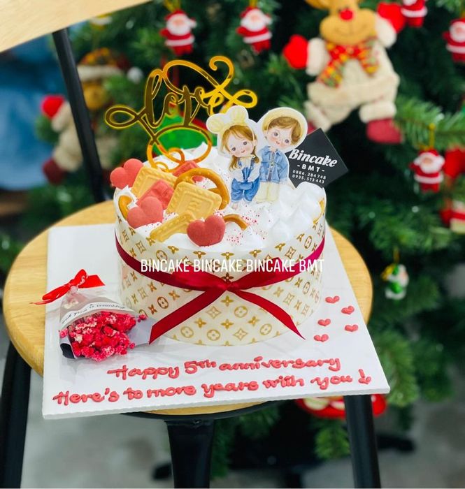 Những tác phẩm bánh kem tinh xảo làm say lòng thực khách tại BinCake