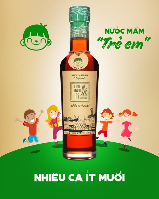 Nước Mắm Tĩn Cho Trẻ Em (Ảnh minh họa 1) - Hình ảnh chân thực về sản phẩm đạt chuẩn, với thiết kế bao bì thân thiện và màu sắc tự nhiên từ nước mắm nhỉ nguyên chất.
