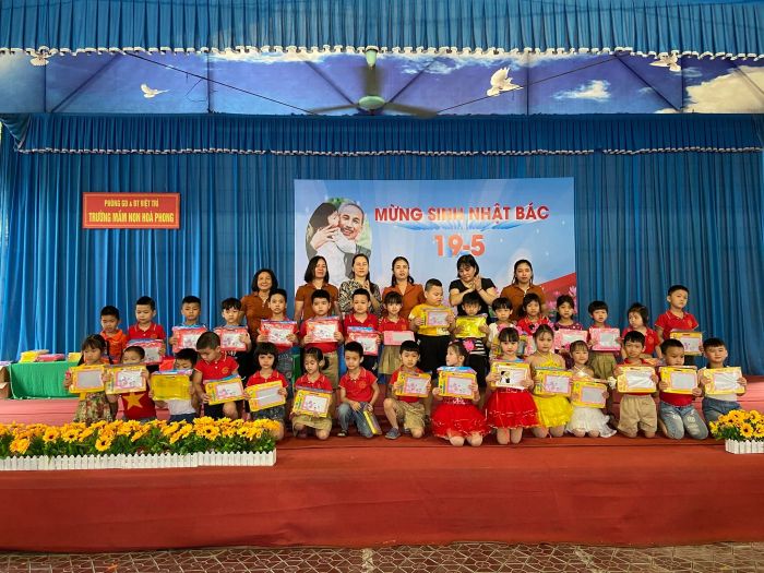 Khuôn viên xanh mát với khu vui chơi sáng tạo tại Trường Mầm non Hòa Phong