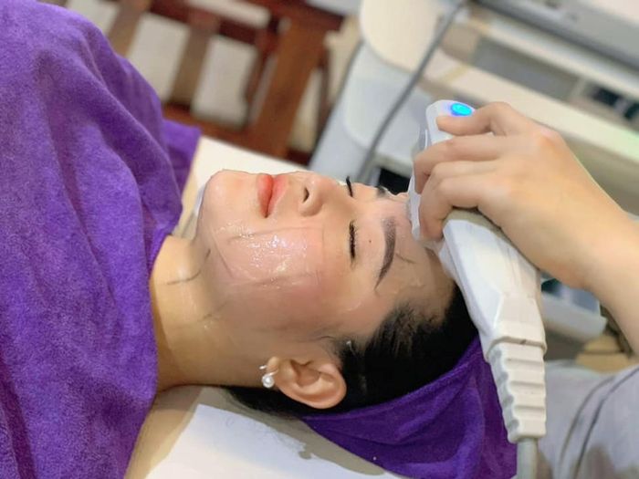 Hình ảnh liệu trình dưỡng trắng bằng nhân sâm tươi tại Sen Bay Spa