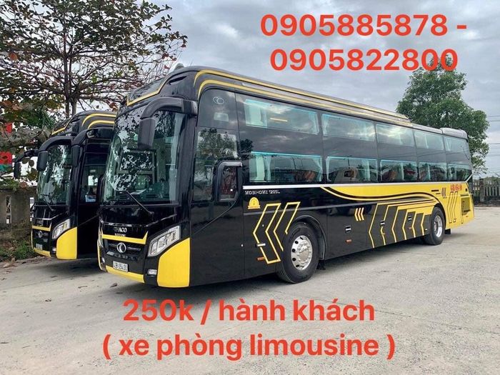 Hành khách trải nghiệm dịch vụ trên xe Đình Nhân