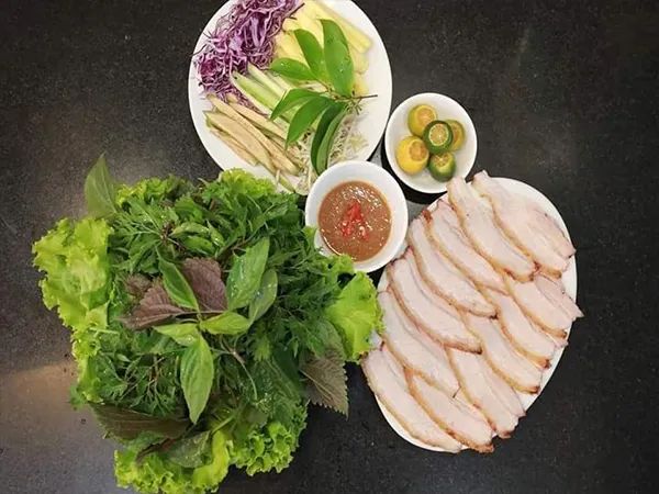 Linh Béo - Nghệ thuật trình bày món bánh tráng cuốn thịt heo truyền thống
