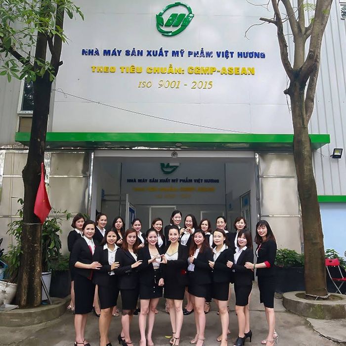 Hình ảnh Việt Hương Cosmetics - 2