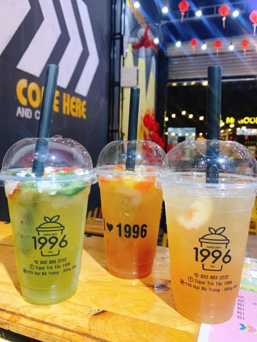 Không gian ấm cúng với tông vàng chủ đạo tại Trà Tắc 1996