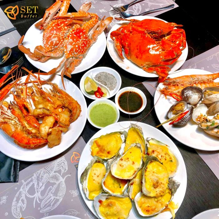 Không gian sang trọng và bàn tiệc hải sản cao cấp tại SET Buffet