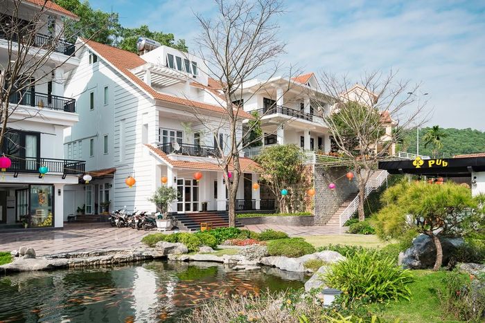 Orestay Homestay - Biệt thự trắng tinh khôi giữa thiên nhiên