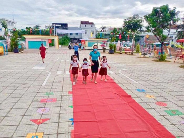 Hình ảnh khuôn viên xanh mát tại Trường Mẫu giáo Họa Mi
