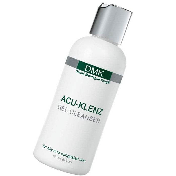 DMK Acu-Klenz - Sữa rửa mặt dạng gel trong suốt với kết cấu mịn nhẹ, thẩm thấu nhanh giúp làm sạch sâu mà không gây khô căng cho da dầu mụn.