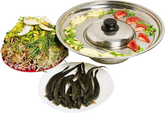 Không gian ấm cúng tại PHỐ KHUYA QUÁN