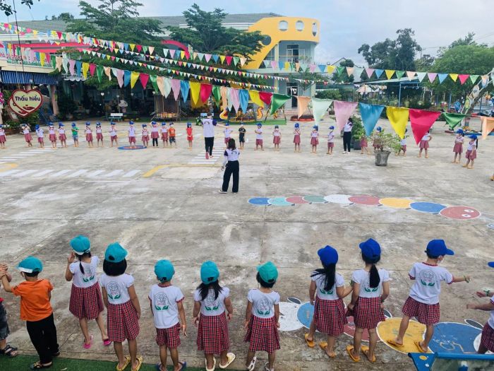 Hình ảnh hoạt động học tập vui nhộn tại Trường Mẫu giáo Hoa Sen
