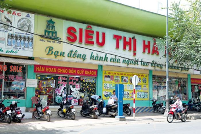 Không gian mua sắm đậm chất Bắc Bộ tại Siêu Thị Hà Nội