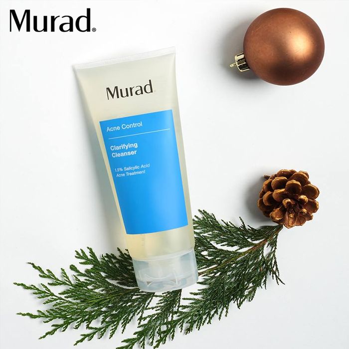 Murad Clarifying Cleanser - Sữa rửa mặt cao cấp dành cho da mụn, kết hợp Bạc Citrate và chiết xuất thảo mộc giúp làm dịu da, giảm ửng đỏ.