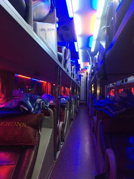 Hình ảnh xe giường nằm tiện nghi của Hiếu Trung