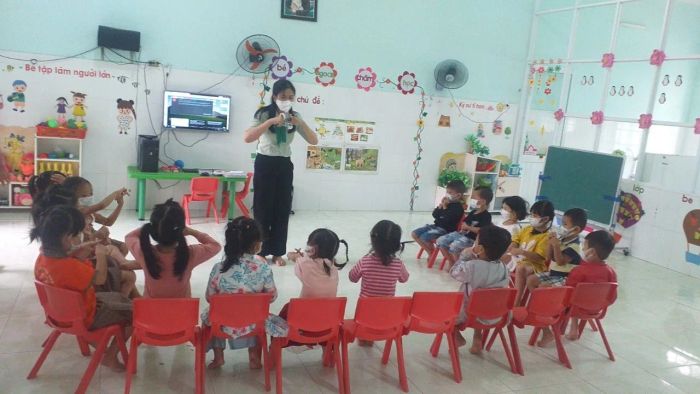 Hình ảnh hoạt động vui chơi sáng tạo của bé tại Trường Mẫu Giáo Anh Đào