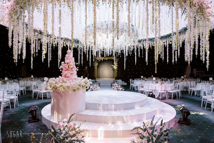 Không gian tiệc cưới lãng mạn được thiết kế bởi Sugar Wedding