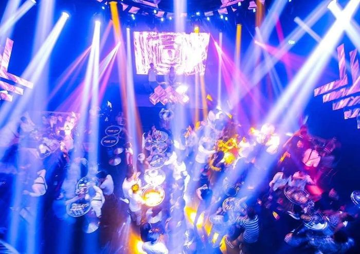 Góc nhìn toàn cảnh không gian giải trí đẳng cấp tại 777 CLUB