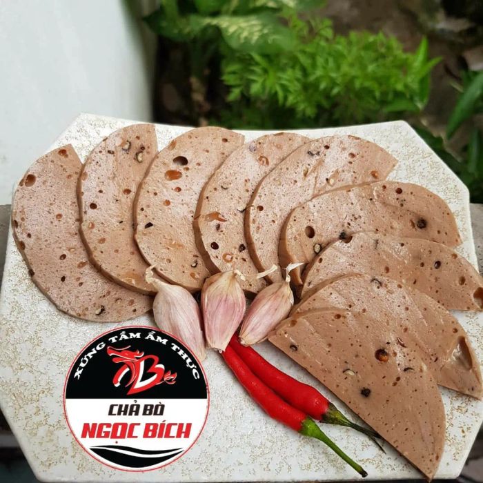 Hình ảnh chả bò Ngọc Bích Đà Nẵng - Màu sắc bắt mắt, hình thức hấp dẫn