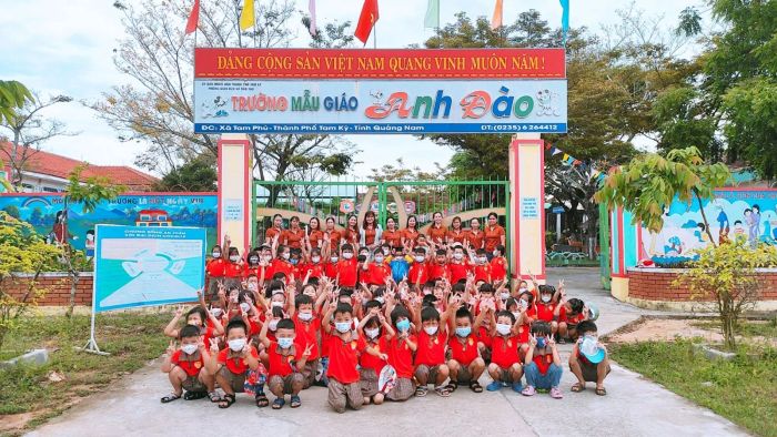 Hình ảnh khuôn viên xanh mát tại Trường Mẫu Giáo Anh Đào