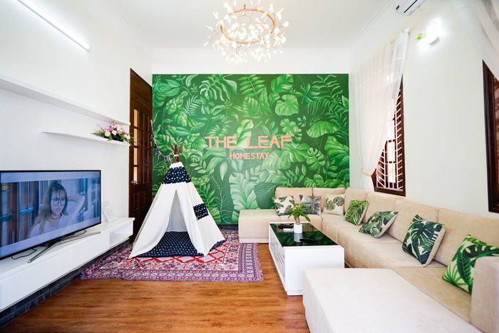 The Leaf Homestay - Góc ban công ngập nắng