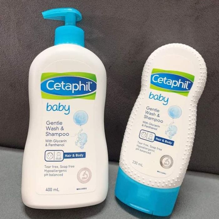 Hình ảnh chai sữa tắm gội Cetaphil góc cận cảnh