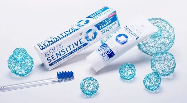 Hình ảnh bao bì R.O.C.S. Sensitive - Thiết kế tối giản đẳng cấp châu Âu