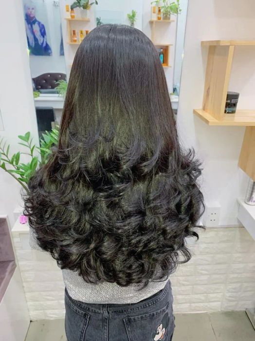 Không gian sang trọng và hiện đại tại The Hair Studio Quốc Cường