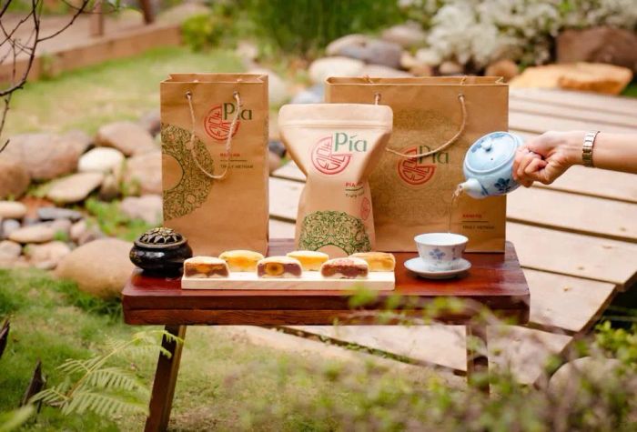 Hình ảnh bánh pía Truly Vietnam - Tinh túy từng lớp bánh