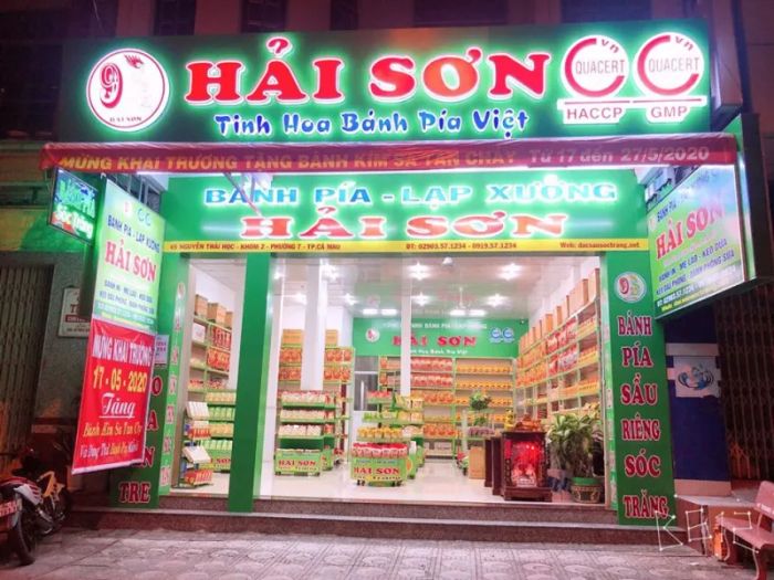 Hình ảnh bánh pía Hải Sơn - Nghệ thuật lớp vỏ vàng ruộm đầy tinh tế