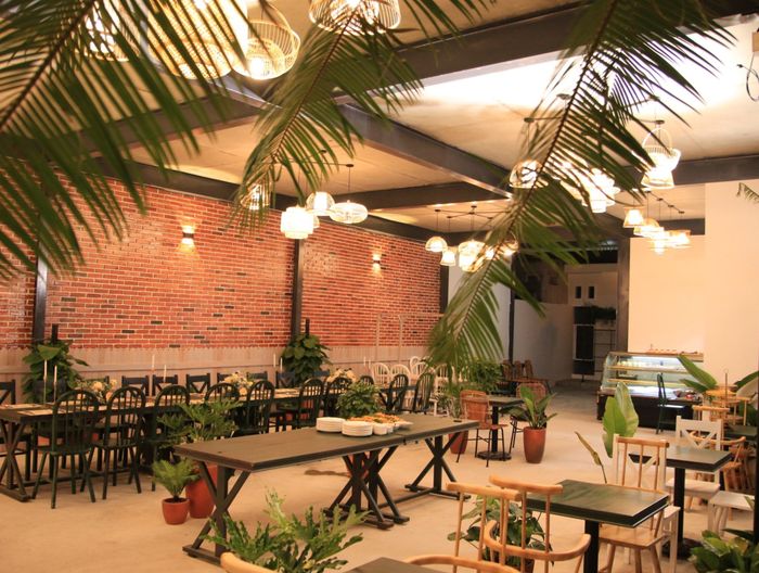 Không gian sang trọng tại 5s Organic Coffee & Restaurant