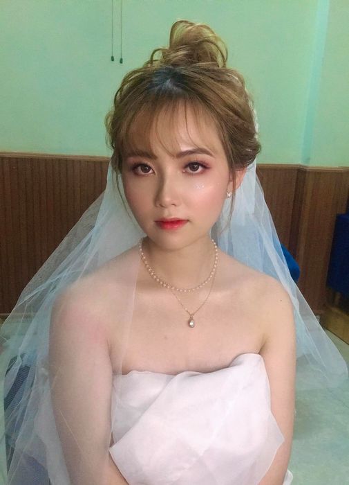 Hình ảnh tác phẩm trang điểm cô dâu của Huyền Chi Beauty