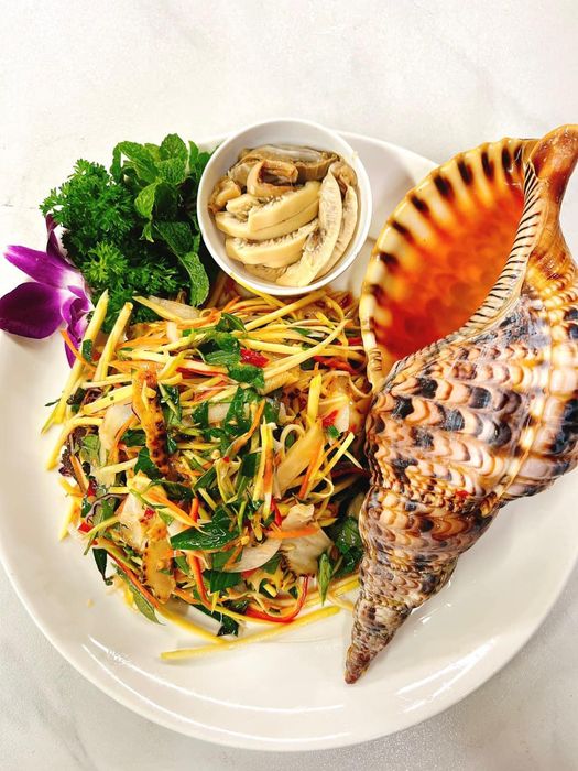 Món ăn tại nhà hàng ảnh 1