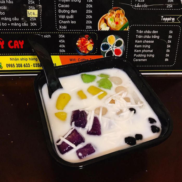 Không gian ấm cúng và menu chè hấp dẫn tại Coffee TEA