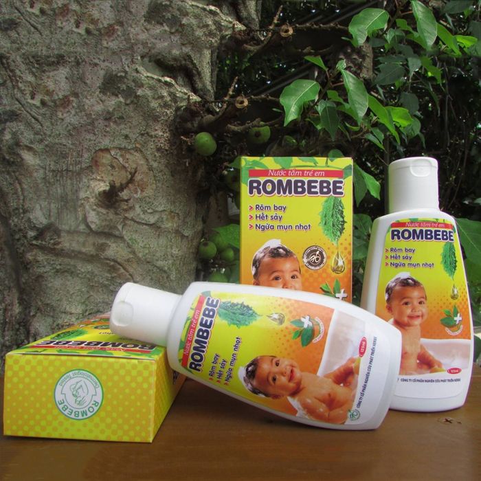 Hình ảnh thực tế nước tắm ROMBEBE đang sử dụng