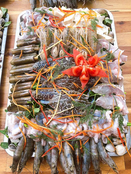 Bữa tiệc hải sản thịnh soạn tại THẾ GIỚI ẨM THỰC - Làng Chài Cienco5