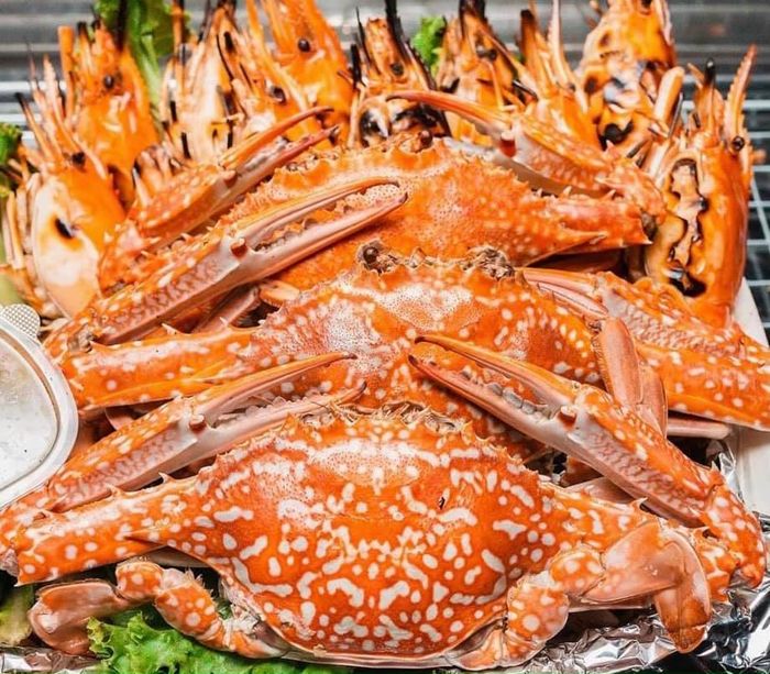 Nhà Hàng Galaxy Kontum - Ảnh 2 khắc họa những món hải sản trình bày nghệ thuật