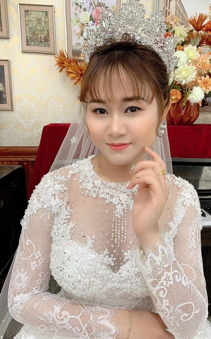 Khoảnh khắc tỏa sáng của cô dâu cùng Hoàng Hậu Bridal