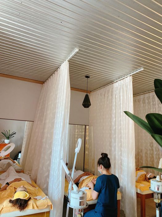 Hình ảnh quy trình chăm sóc da chuyên nghiệp tại HƯƠNG HOUSE SPA