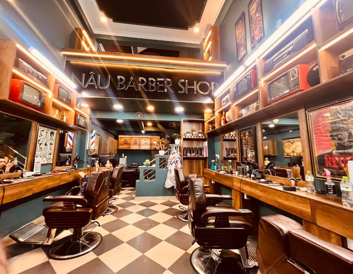 Không gian sang trọng tại Nâu Barber Shop