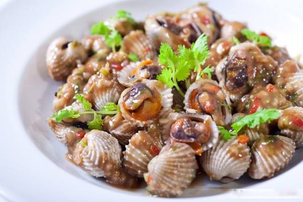 Nhà hàng hải sản Sự Hòa - Không gian thoáng đãng, hải sản tươi ngon đậm đà
