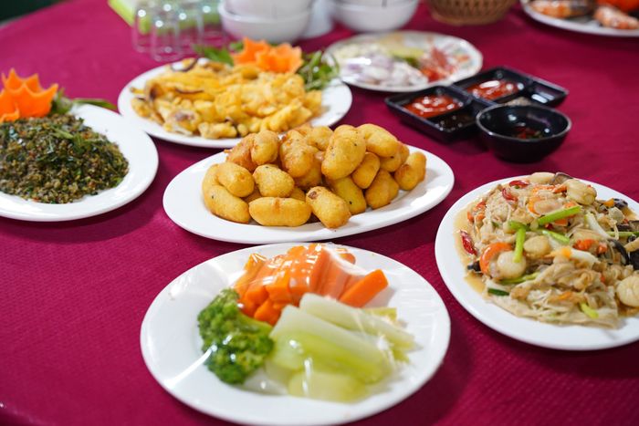 Nhà Hàng Biển Nhớ - Không gian thoáng đãng, hải sản tươi ngon và thực đơn đa dạng
