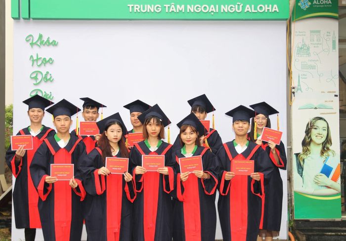 Lớp học ngoại ngữ sôi động tại Ngoại Ngữ Aloha