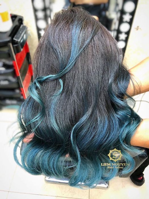 Hình ảnh thực tế tại salon tóc Liêm Nguyễn - không gian sang trọng
