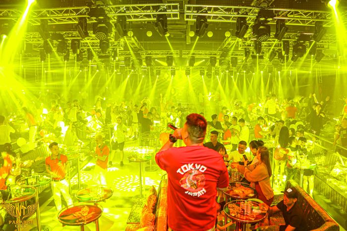 Hình ảnh đêm tiệc sôi động tại Paradise Club