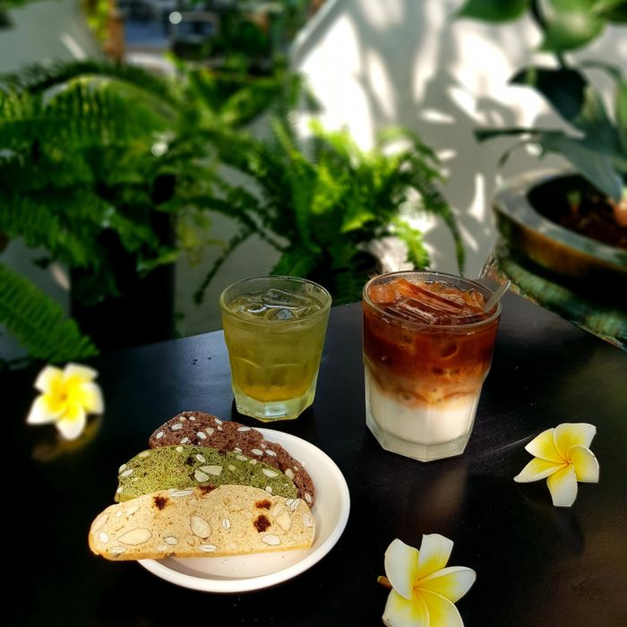 LaLa Coffee & Tea - Không gian sáng tạo đầy màu sắc