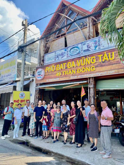 Phở Bát Đá Vũng Tàu ảnh 2 – hình ảnh sống động thể hiện sự tỉ mỉ và tinh tế trong từng nguyên liệu chuẩn vị Hà Nội.