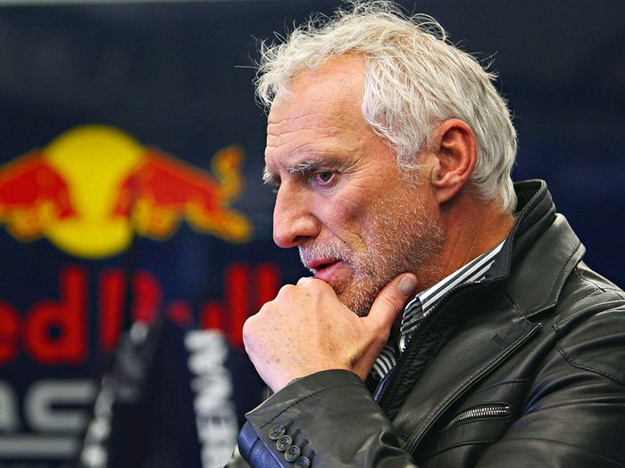 Tỷ phú người Áo, đồng sáng lập Tập đoàn Red Bull, với đế chế thể thao và truyền thông
