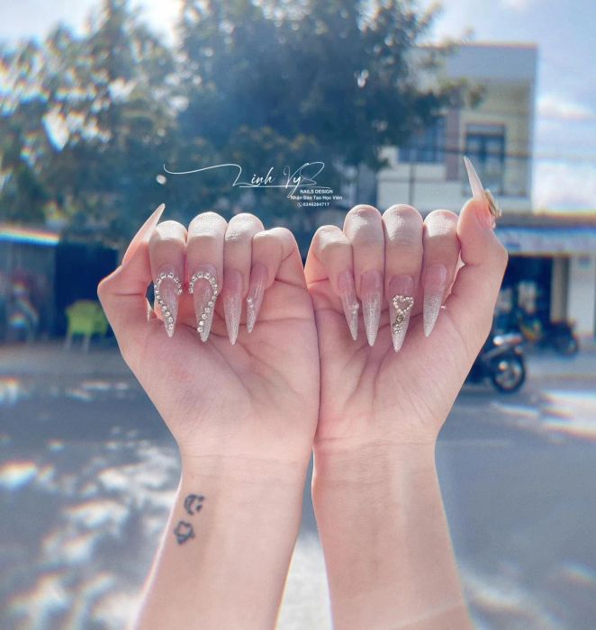 Học viên thực hành tại Linh Vy Nails