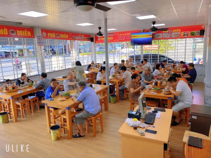 Không gian và món ăn tại Phở Trường Giang qua ống kính (ảnh 3)