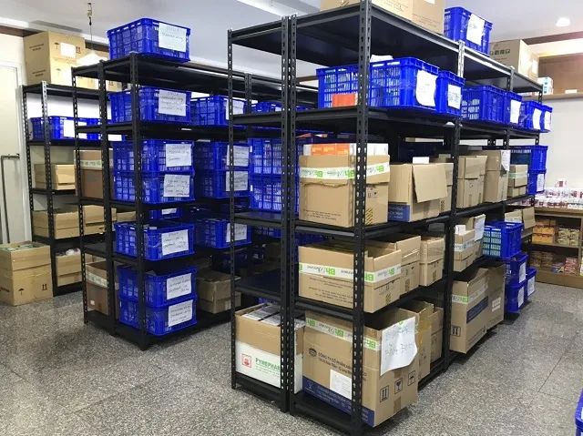 Bộ sưu tập kệ sắt đa năng từ Vinatech Group